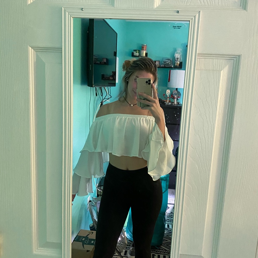 Long sleeve crop top